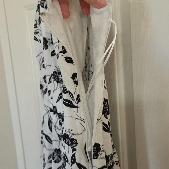 Tahari White Maxi Dress with Black Floral Print - Picture 4 of 4